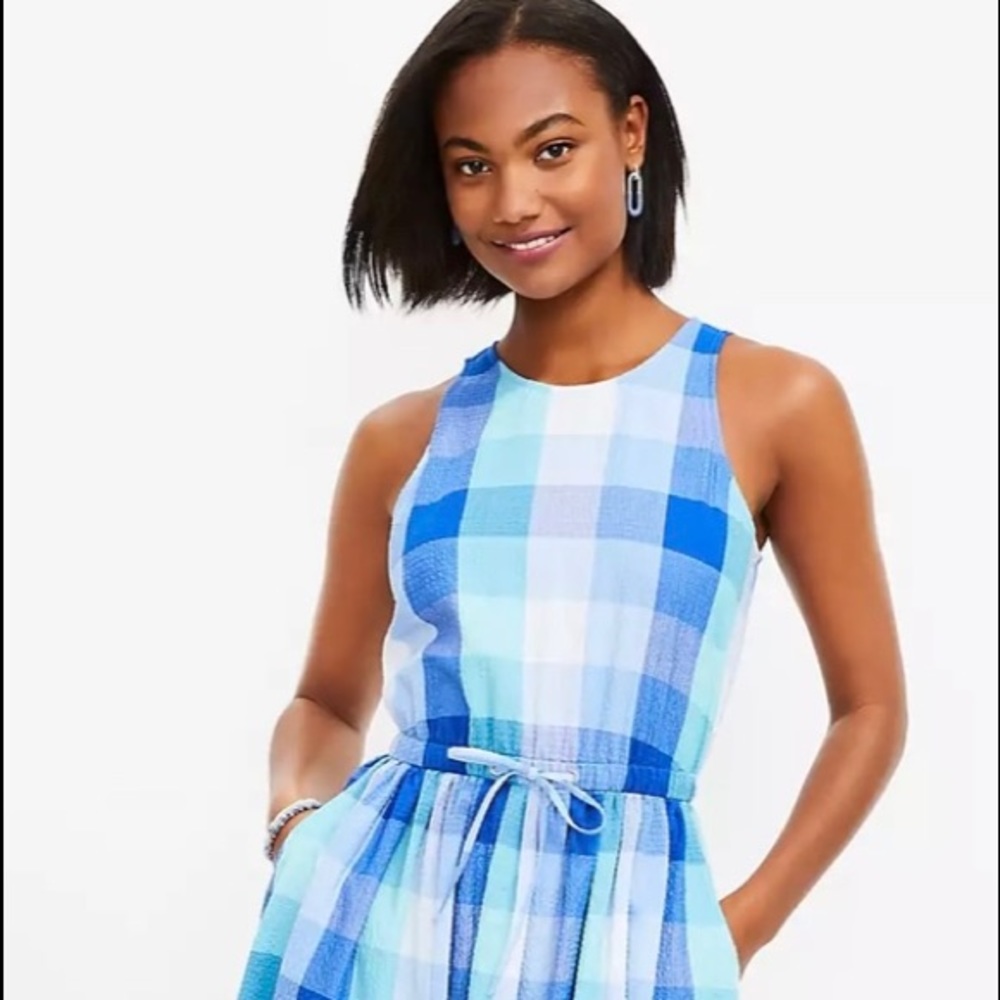 Loft petite sundress with cut out in back.  Worn once.